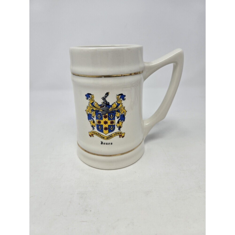 VINTAGE JONES COAT OF ARMS DECORATIVE BEER STEIN TANKARD WHITE MAN CAVE FATHER